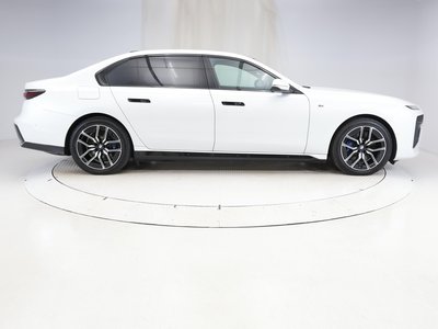 BMW I7 - 6