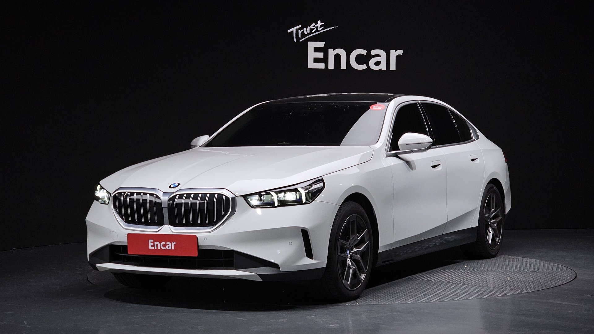 BMW 5 SERIES - View 1