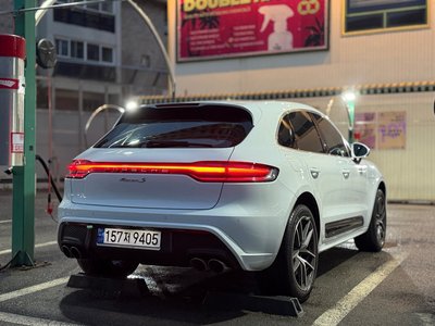 PORSCHE MACAN - 4