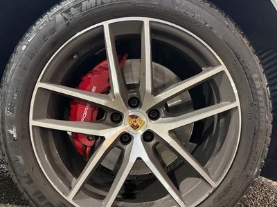 PORSCHE MACAN - 8