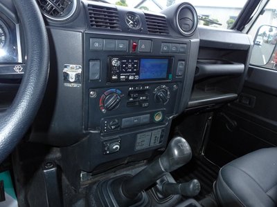 2009 LAND Rover DEFENDER — миниатюра 16