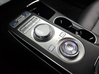 2021 Genesis GV70 — миниатюра 12
