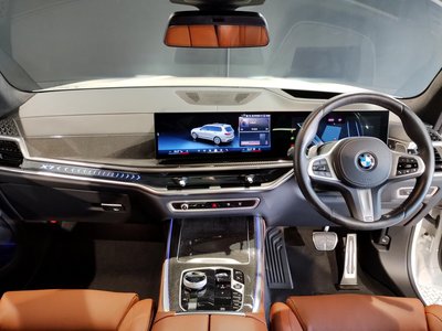 BMW X7 - 7