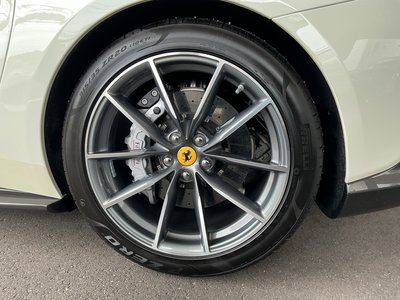 صورة 11 لـ 2021 Ferrari 812 GTS
