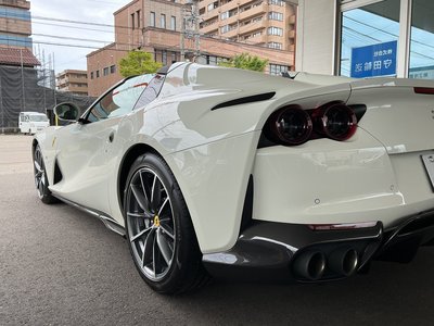 صورة 10 لـ 2021 Ferrari 812 GTS