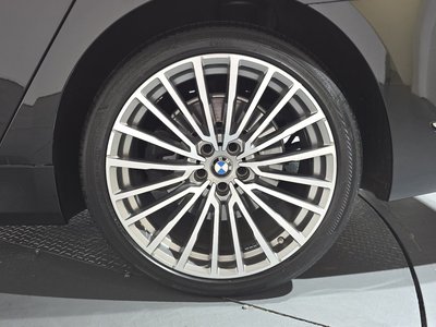 BMW 7 SERIES - 8
