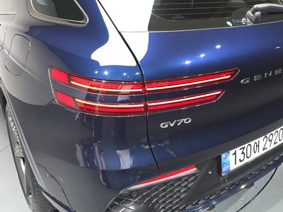 صورة 10 لـ 2021 Genesis GV70