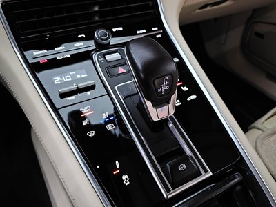 PORSCHE PANAMERA - 9