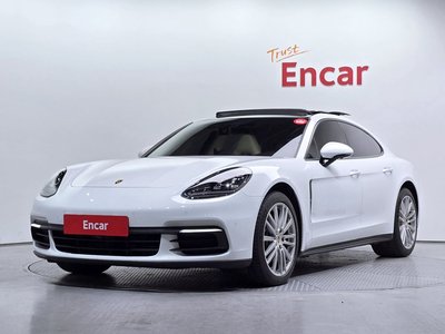 PORSCHE PANAMERA - 1