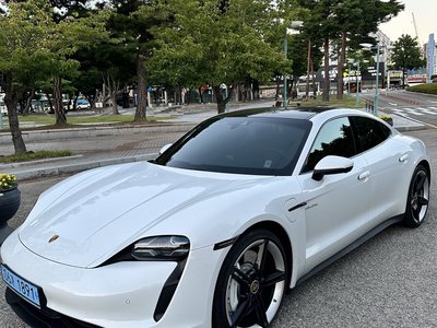 2021 Porsche TAYCAN 照片 4