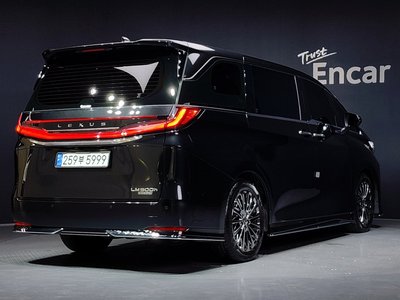 صورة 3 لـ 2024 Lexus LM