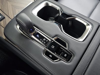 صورة مصغرة 12 لـ 2024 Lexus LM