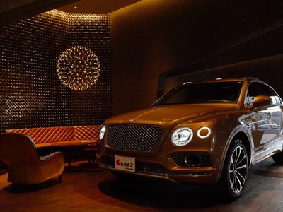 BENTLEY BENTAYGA - 9