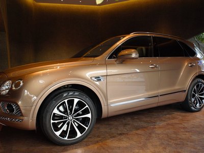 BENTLEY BENTAYGA - 5