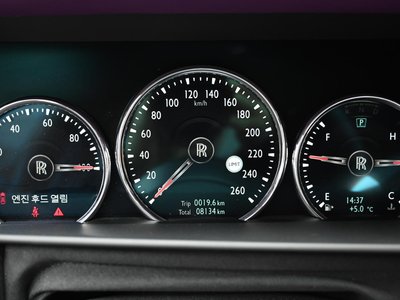 ROLLS-ROYCE CULLINAN - 8