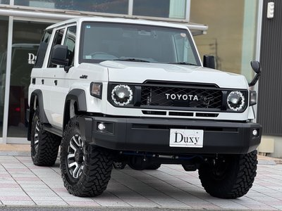 TOYOTA LAND CRUISER 70 - 6