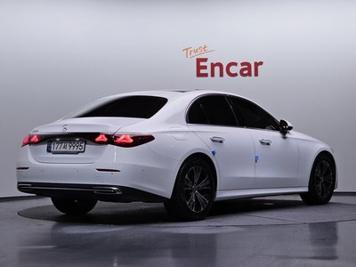 MERCEDES-BENZ E-CLASS - 4