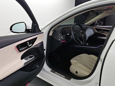 MERCEDES-BENZ E-CLASS - 10