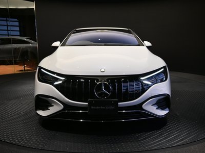 2025 Mercedes-BENZ EQE AMG 照片 2