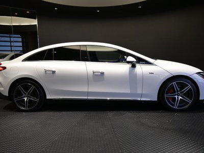 2025 Mercedes-BENZ EQE AMG 照片 4
