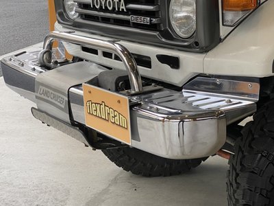 TOYOTA LAND CRUISER 70 - 8