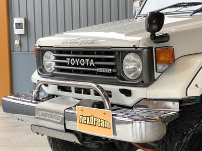 TOYOTA LAND CRUISER 70 - 4
