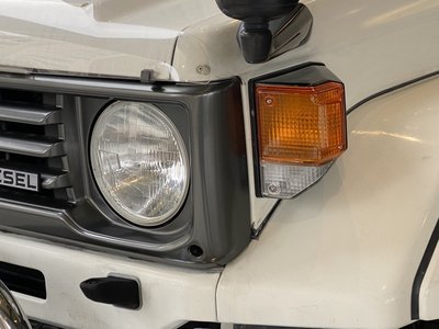 TOYOTA LAND CRUISER 70 - 5