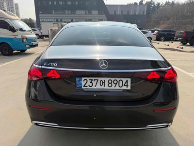 MERCEDES-BENZ E-CLASS - 2