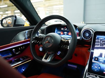 2025 Mercedes-BENZ GT AMG — фото 9