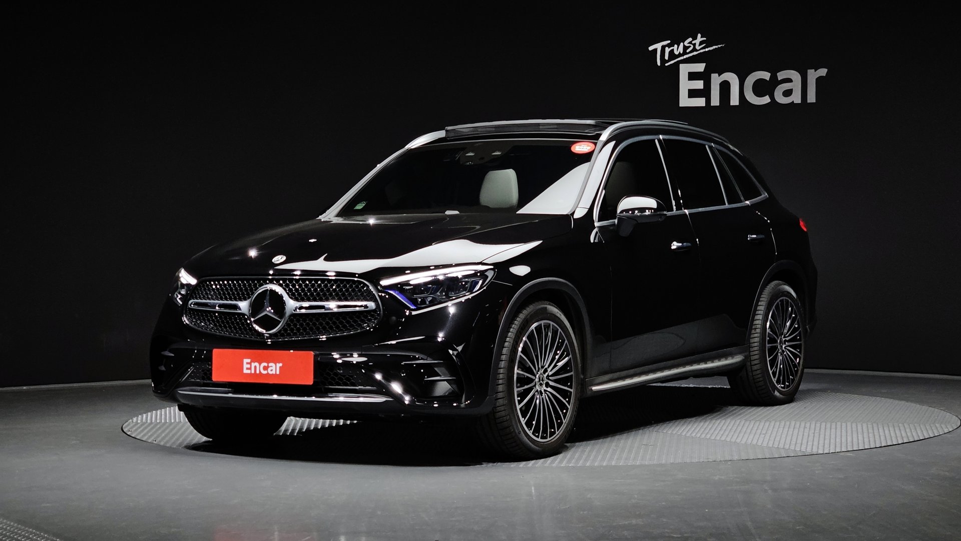 MERCEDES-BENZ GLC - View 1