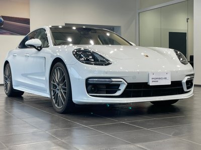 PORSCHE PANAMERA - 4