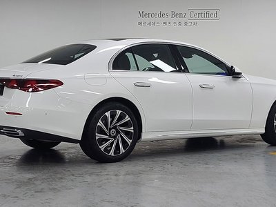 MERCEDES-BENZ E-CLASS - 4