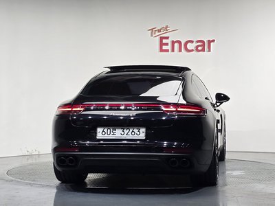PORSCHE PANAMERA - 4