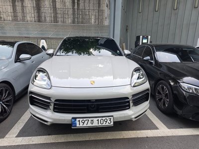 PORSCHE CAYENNE - 1