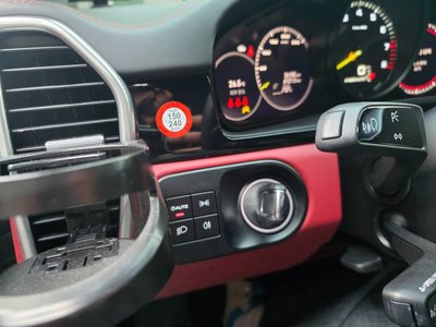 PORSCHE CAYENNE - 4