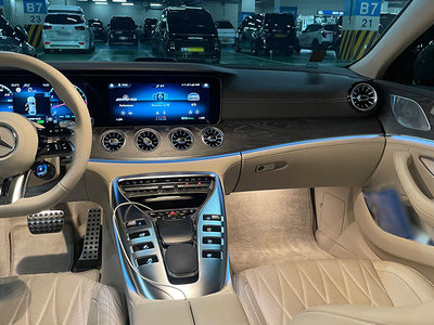صورة 9 لـ 2022 Mercedes-BENZ GT AMG