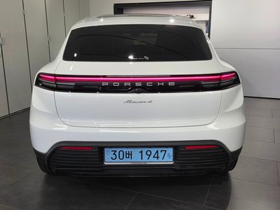 PORSCHE MACAN - 3