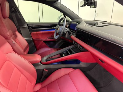 PORSCHE MACAN - 4