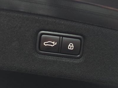 2021 Genesis G90 — миниатюра 30
