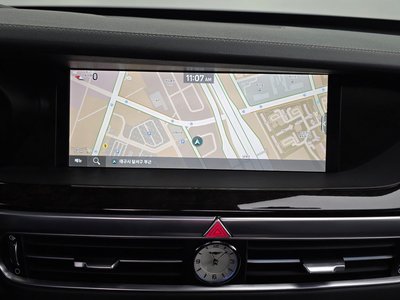 2021 Genesis G90 — миниатюра 20