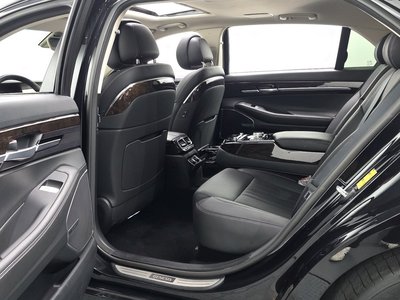 2021 Genesis G90 — миниатюра 18
