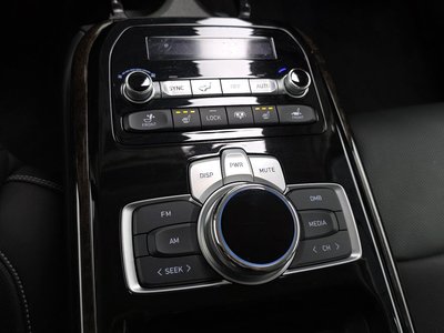 2021 Genesis G90 — миниатюра 28