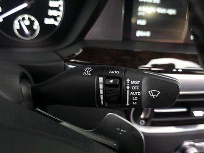2021 Genesis G90 — миниатюра 27