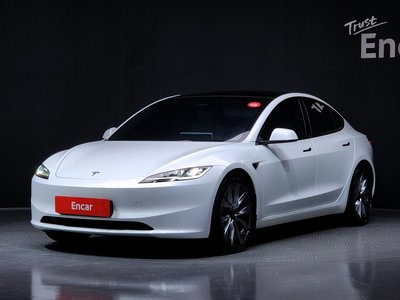 TESLA MODEL 3 - 1