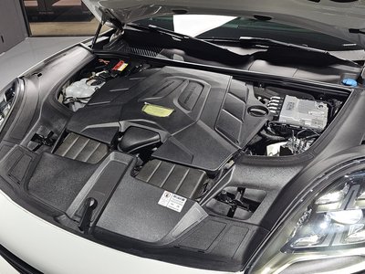 صورة 7 لـ 2020 Porsche CAYENNE
