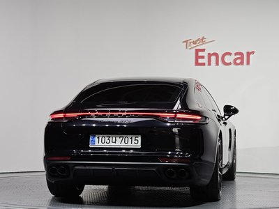 PORSCHE PANAMERA - 4