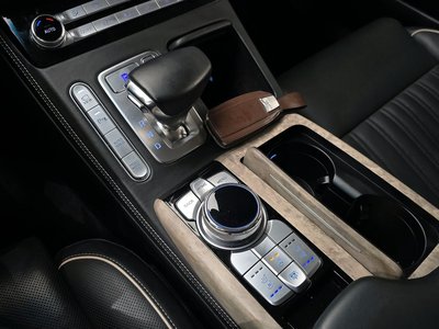 صورة 9 لـ 2020 Genesis G90