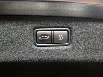 2020 Genesis G90 thumbnail 20