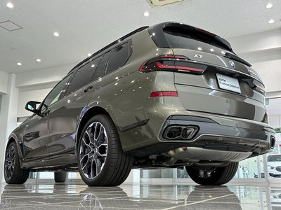 BMW X7 - 7