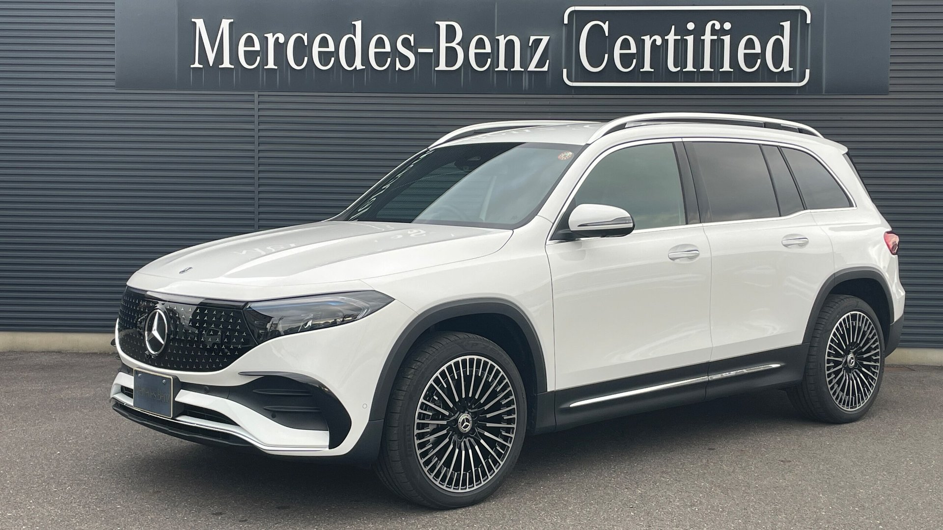 MERCEDES-BENZ EQB - View 1